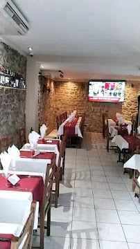 Atmosphère du Restaurant portugais Au Vieux Fusil à Courbevoie - n°11