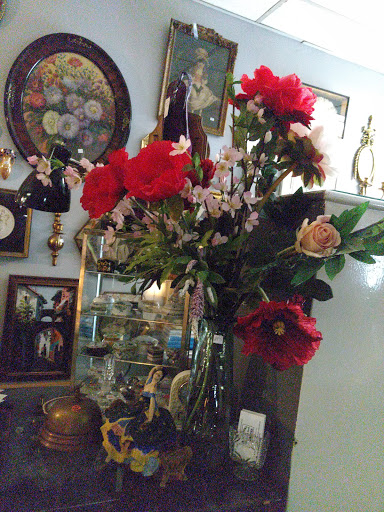 Antique Store «Englishtown Antiques & Used», reviews and photos, 42 Main St, Englishtown, NJ 07726, USA