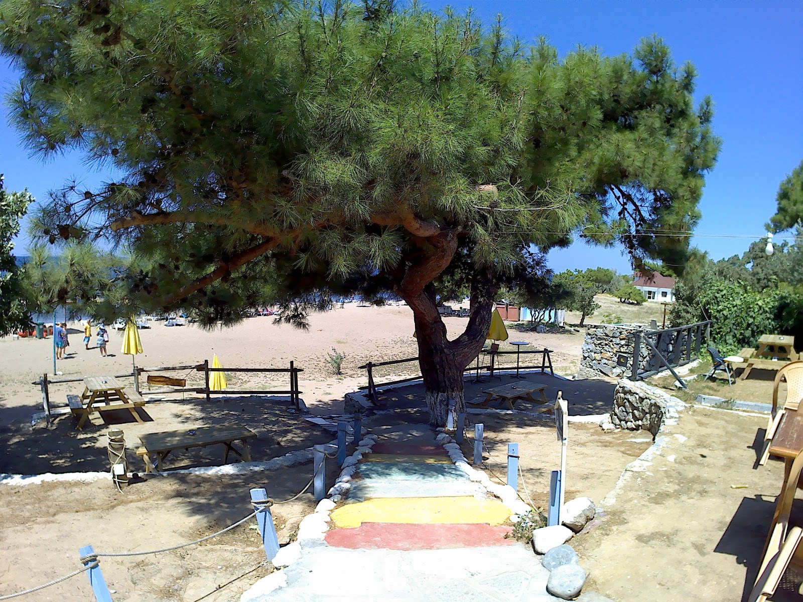 Foto de Agora Camp beach y el asentamiento