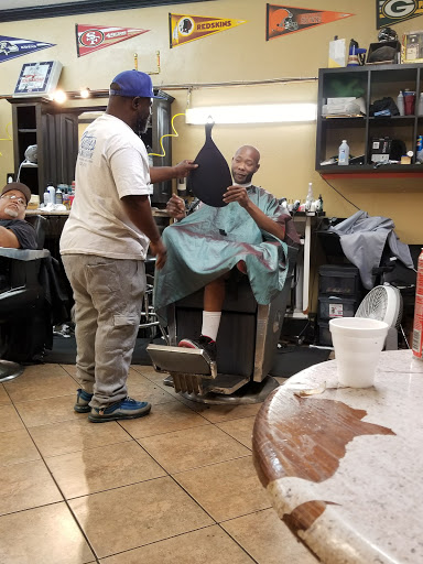 Barber Shop «cutties barber shop», reviews and photos, 1636 E Southern Ave, Phoenix, AZ 85040, USA