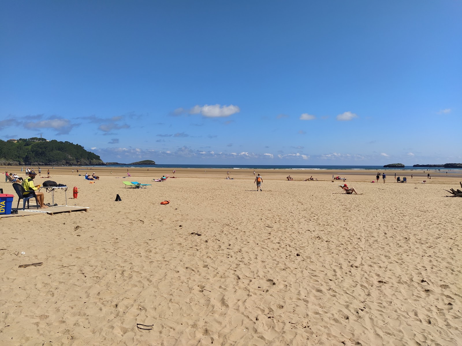 Foto de Playa de Orinon con muy limpio nivel de limpieza