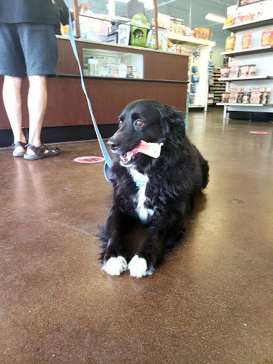 Pet Supply Store «Centinela Feed & Pet Supplies», reviews and photos, 3120 E Colorado Blvd, Pasadena, CA 91107, USA