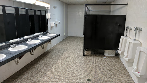 Movie Theater «Apple Cinemas Waterbury», reviews and photos, 920 Wolcott St, Waterbury, CT 06705, USA