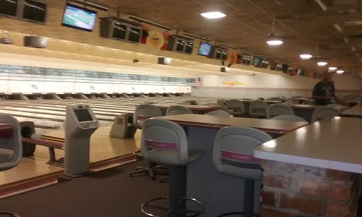 Bowling Alley «Three Hundred Bowl», reviews and photos, 100 Cass Lake Rd, Waterford Twp, MI 48328, USA