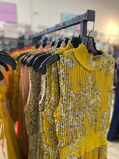 Department Store «Saks OFF 5TH», reviews and photos, 3310 Livermore Outlets Dr, Livermore, CA 94551, USA