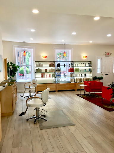 Beauty Salon «De Rouge Salon & Skincare», reviews and photos, 161 Gateway Dr, Winchester, VA 22603, USA