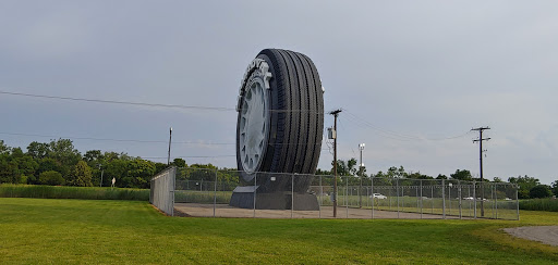 Sculpture «The Uniroyal Tire», reviews and photos, Detroit Industrial Expy, Allen Park, MI 48101, USA