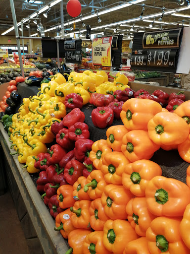 Grocery Store «Fresh Thyme Farmers Market- W. Des Moines», reviews and photos, 2900 University Ave, West Des Moines, IA 50266, USA