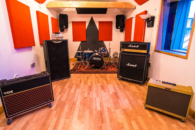 Small Pond Recording Studios - Brighton