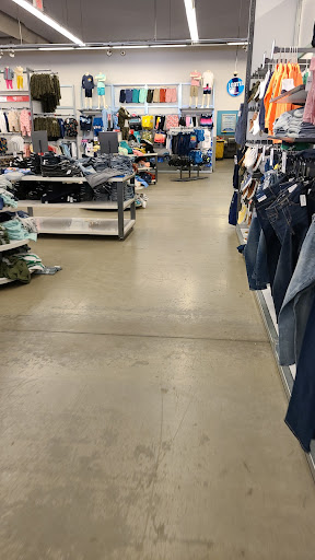 Clothing Store «Old Navy», reviews and photos, 90 Pleasant Valley St, Methuen, MA 01844, USA