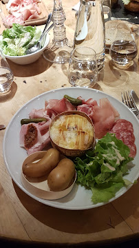 Raclette du Restaurant français Restaurant Le Dahu à Chamonix-Mont-Blanc - n°4