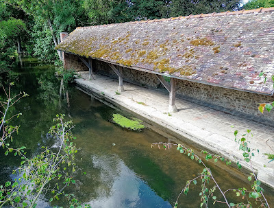 Lavoir Saint Sauveur sur Ecole à Saint-Sauveur-sur-École