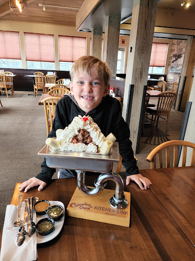 Family Restaurant «Colonial Cafe - St Charles East», reviews and photos, 1625 E Main St, St Charles, IL 60174, USA