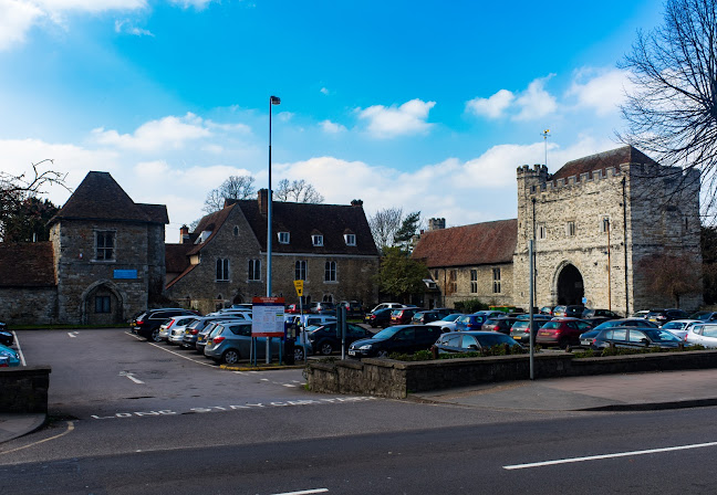 Reviews of College Rd Car Park Entrance in Maidstone - Parking garage