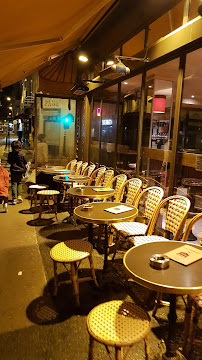 Atmosphère du Restaurant français Le Chalet à Paris - n°12