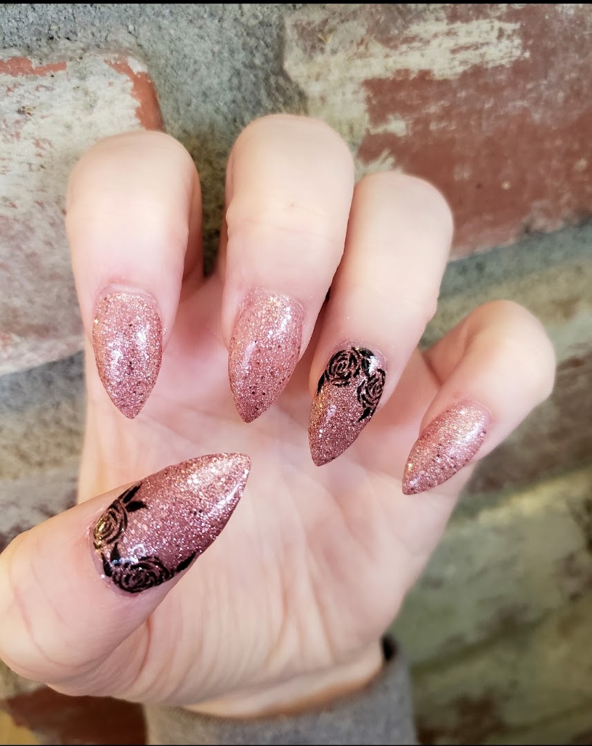 Creative Claws Salon