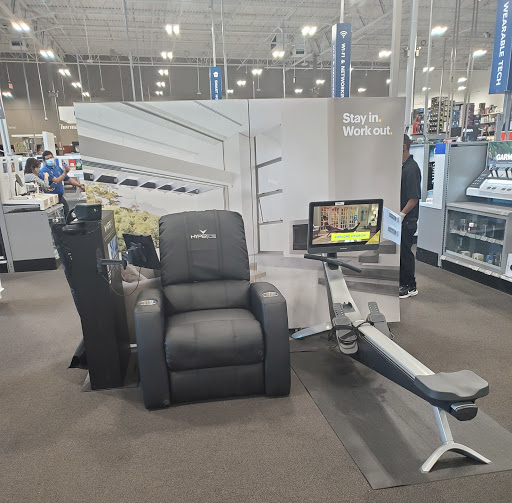 Electronics Store «Best Buy», reviews and photos, 1501 N Victory Pl, Burbank, CA 91504, USA