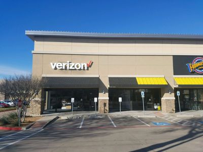Cell Phone Store «Verizon», reviews and photos, 741 N Central Expy, Plano, TX 75075, USA