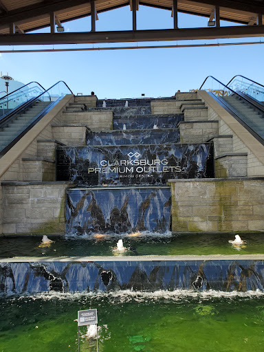 Shopping Mall «Clarksburg Premium Outlets», reviews and photos, 22705 Clarksburg Rd, Clarksburg, MD 20871, USA