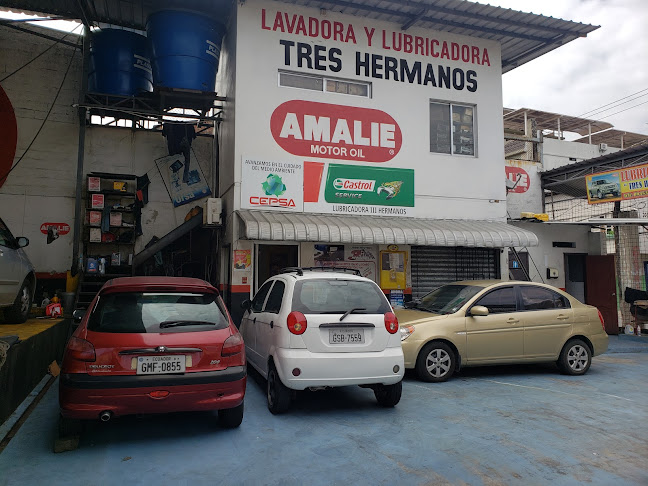 Opiniones de Lavadora y Lubricadora Tres Hermanos en Guayaquil - Servicio de lavado de coches