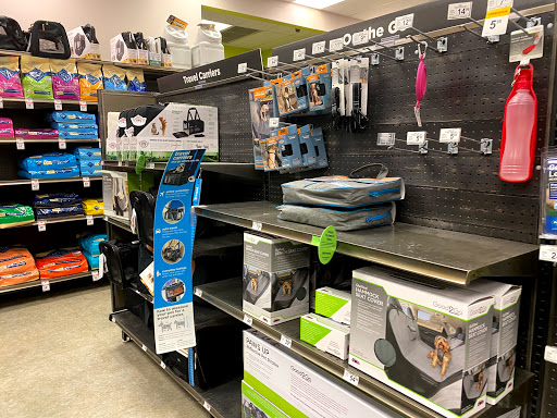 Pet Supply Store «Unleashed by Petco», reviews and photos, 520 S 23rd St, Philadelphia, PA 19146, USA
