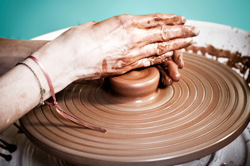 Cours de poterie de la terre à la lune Marseille