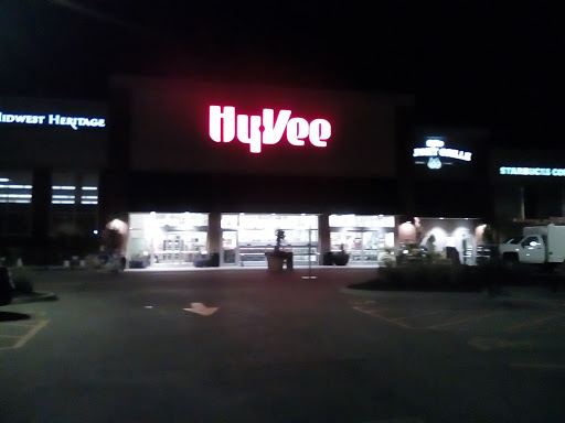 Supermarket «Hy-Vee», reviews and photos, 8701 Douglas Ave, Urbandale, IA 50322, USA