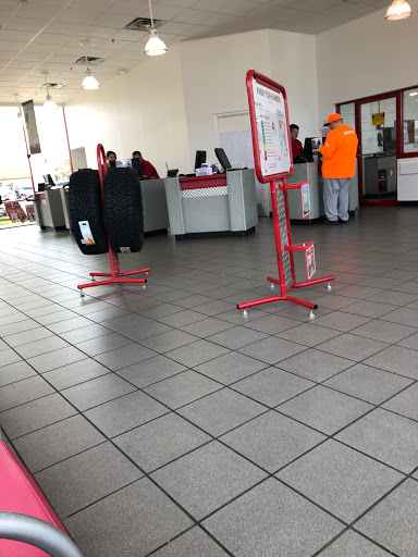 Tire Shop «Discount Tire Store - Tomball, TX», reviews and photos, 14239 Farm to Market 2920, Tomball, TX 77377, USA