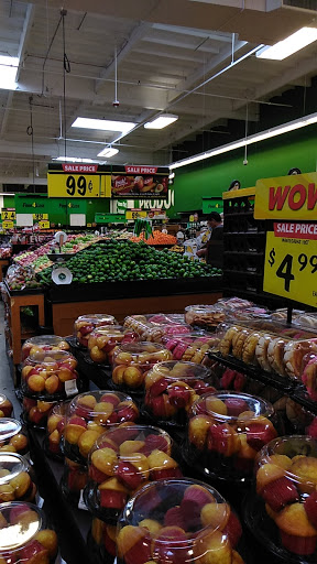 Grocery Store «Food 4 Less», reviews and photos, 4400 Slauson Ave, Maywood, CA 90270, USA