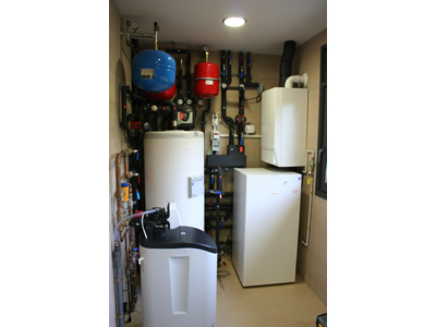 Instal·lacions Burgas i Burgas S. L. en Avinyonet de Puigventós, Girona