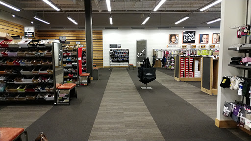 Shoe Store «DSW Designer Shoe Warehouse», reviews and photos, 1065 Woodland Rd, Reading, PA 19610, USA