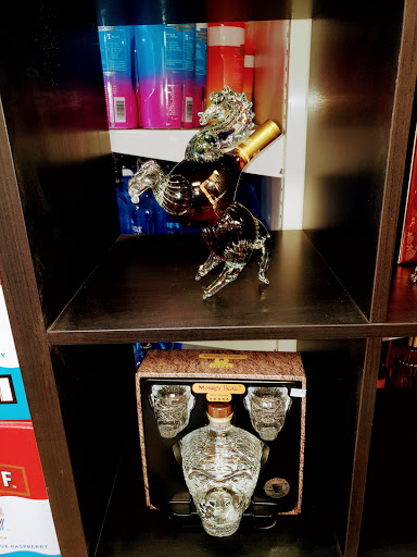 Liquor Store «Windham Wine & Spirits», reviews and photos, 1182 Main St, Willimantic, CT 06226, USA