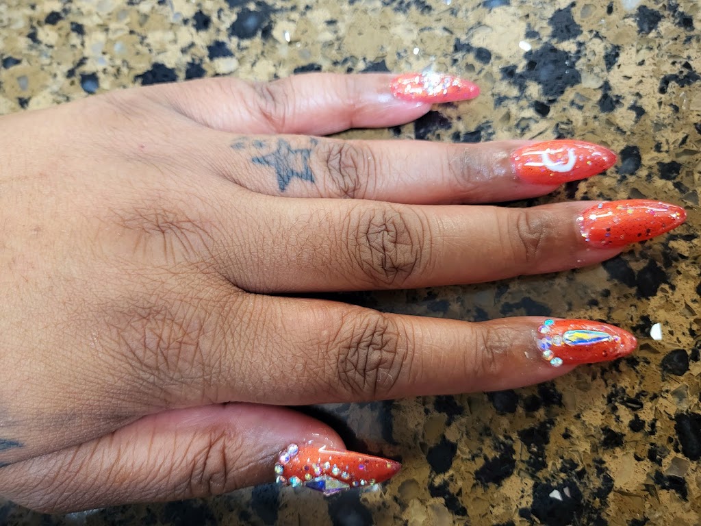Paradise Nails 93955