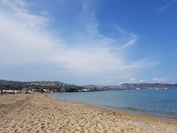 Foto von Nartelle Strand und die siedlung