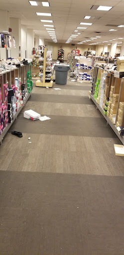 Shoe Store «DSW Designer Shoe Warehouse», reviews and photos, 8801 Queens Blvd, Elmhurst, NY 11373, USA