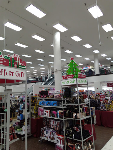 Clothing Store «Burlington Coat Factory», reviews and photos, 100 S 69th St, Upper Darby, PA 19082, USA