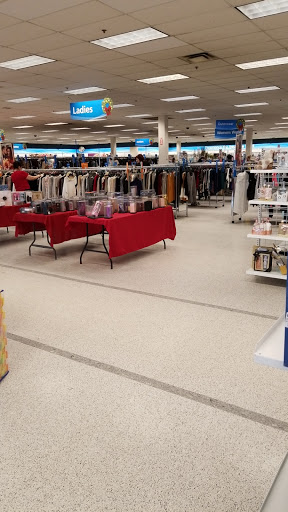 Clothing Store «Ross Dress for Less», reviews and photos, 1170 Nixon Dr, Mt Laurel, NJ 08054, USA