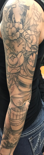 Tattoo Shop «A Thin Line Tattoo», reviews and photos, 9 E Wilson St, Batavia, IL 60510, USA