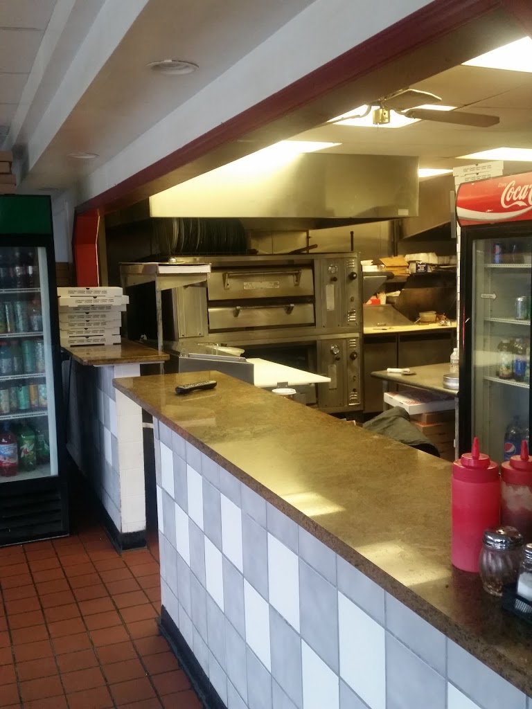 Toms Corner Grill 19136