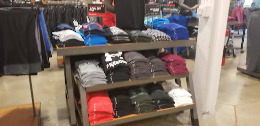 Clothing Store «Under Armour Factory House», reviews and photos, 3026 Outlet Dr, Edinburgh, IN 46124, USA