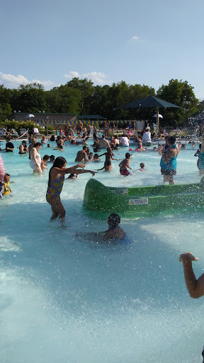 Swim Club «Crystal Lake Park Family Aquatic Center», reviews and photos, 1401 N Broadway Ave, Urbana, IL 61801, USA