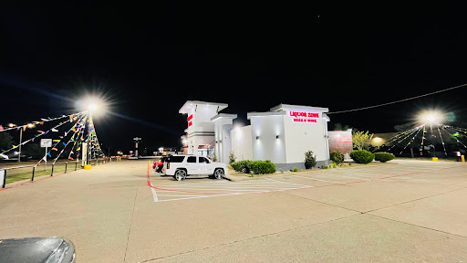 Liquor Store «Liquor Zone», reviews and photos, 3004 E Pioneer Pkwy #200, Arlington, TX 76010, USA