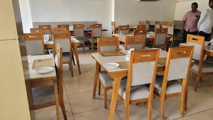 Milan Restaurant - FF/100, Gayathri Chamber, RC Dutt Rd, Alkapuri, Vadodara, Gujarat 390007, India