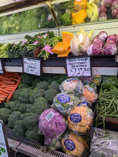 Grocery Store «Top of the Hill Quality Produce», reviews and photos, 5325 NE 4th St, Renton, WA 98059, USA