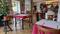 Atmosphère du AUBERGE DU VAL DE RANCE (restaurant) à Saint-Samson-sur-Rance - n°2