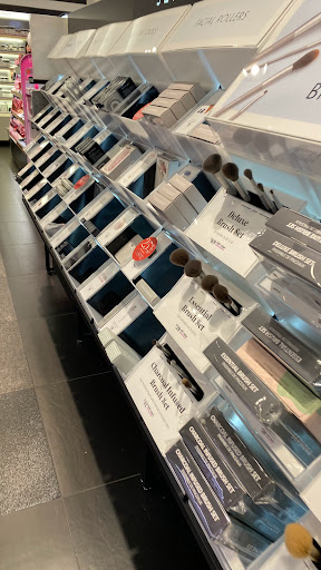 Cosmetics Store «SEPHORA», reviews and photos, 108 N State St Ste 134, Chicago, IL 60602, USA