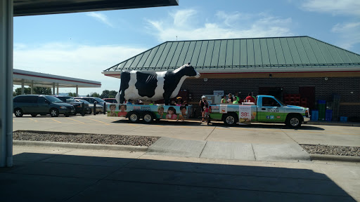 Convenience Store «Kwik Trip #330», reviews and photos, 104 Aspen Ln N, Belle Plaine, MN 56011, USA