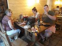 Atmosphère du Restaurant servant de la raclette La Meule Du Berger à Bordeaux - n°3
