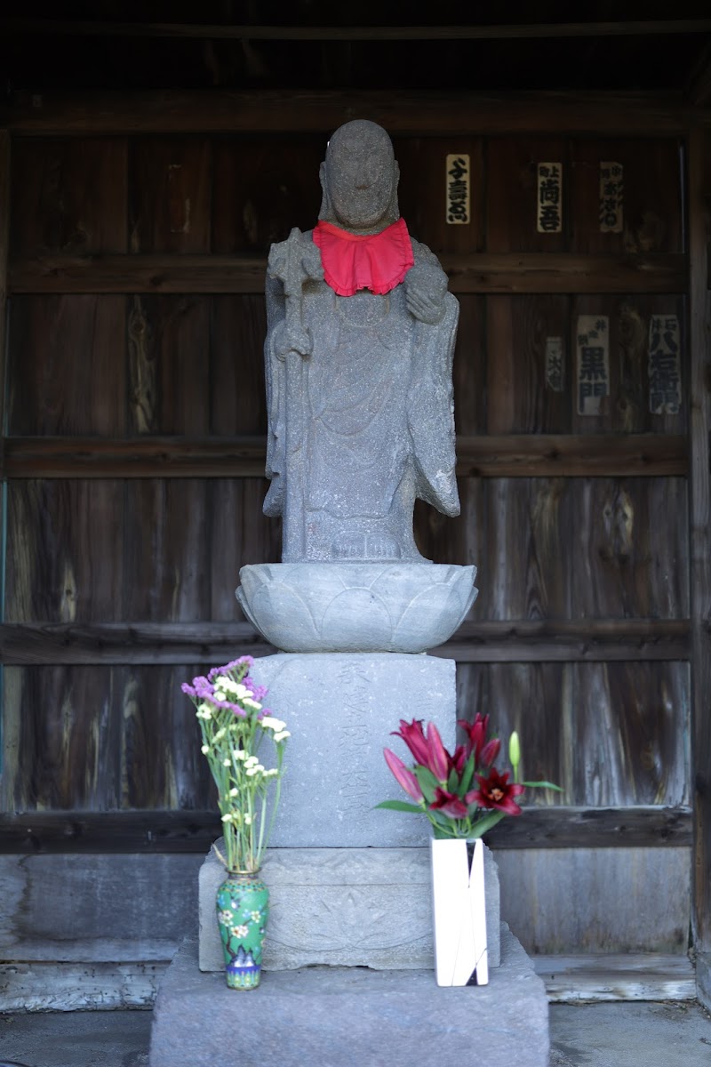 地蔵菩薩石像