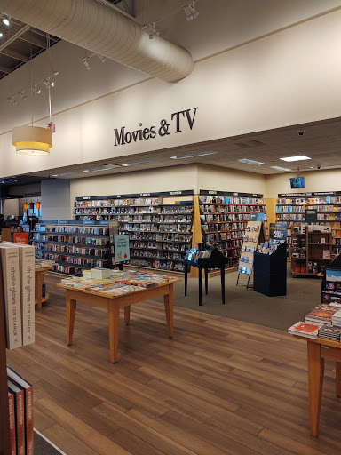 Book Store «Barnes & Noble Booksellers The Shops at River Crossing», reviews and photos, 8675 River Crossing Blvd, Indianapolis, IN 46240, USA